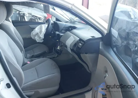 2011 Toyota Corolla Le z USA, uszkodzony, nr VIN JTDBU4EE4BJ093076